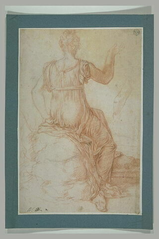 Femme assise,  de dos, le bras droit levé, image 1/1