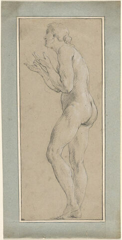 Femme nue, debout, tournée vers la gauche, image 1/2