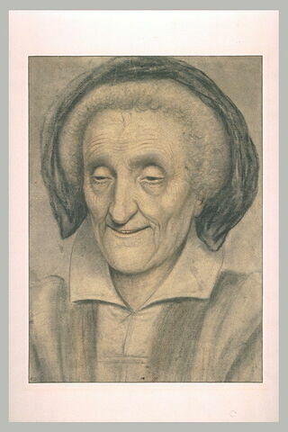 Portrait d'une vieille femme souriant