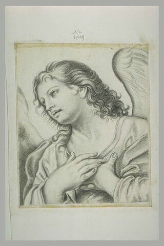 Buste d'ange, mains sur la poitrine, image 1/1