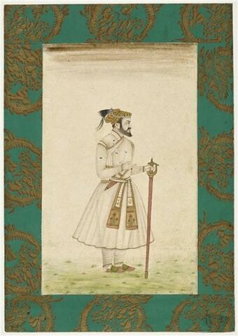 Portrait de l'empereur Shah Jahan : figuré dans la fleur de l'âge, il est debout, la tête de profil, tenant épée et poignard