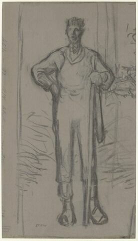 Homme, debout, de face, la main gauche posée sur un grand bâton, image 1/2