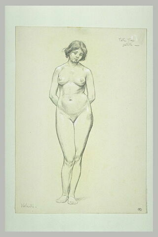 Femme nue, debout, de face, les mains derrière le dos, image 1/1