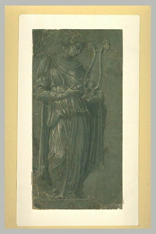 Femme drapée, debout, légèrement tournée à droite, tenant un lyre