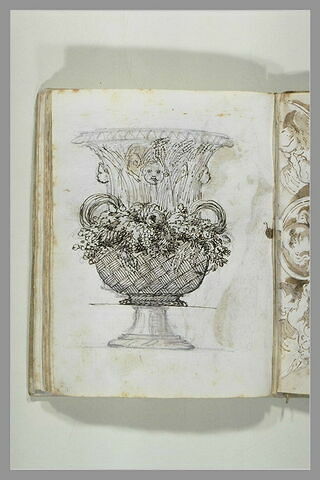 Projet d'une corbeille de fleurs et de fruits transformée en un vase haut..., image 1/1