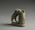 alabastron ; vase plastique, image 2/3