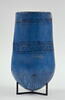 vase ; situle à fond floral, image 3/10