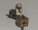 figurine ; élément de meuble  ; serrure, image 1/12