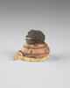 jarre biconique ; vase ; couvercle de vase ; support de vase ; avec contenu, image 1/5