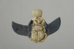 amulette ; incrustation, image 3/3