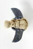 amulette ; incrustation, image 2/3