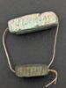 perle en pastille rectangulaire dentelée  ; amulette, image 5/5