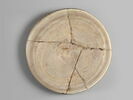 table d'offrandes en plateau circulaire, image 2/2