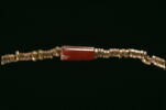 collier à pendentif ; figurine ; amulette ; perle tubulaire ; perle rondelle, image 5/15