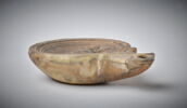lampe à bec triangulaire et volutes, image 3/3