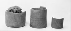 boîte cylindrique ; pyxide ; couvercle de boîte ; godet ; tissu, image 2/2