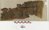 bande décorative d'habillement  ; bande d'encolure  ; fragment, image 1/2