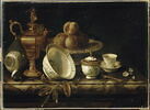 Fruits et vaisselle sur une table de marbre, image 1/2