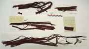 bande décorative d'habillement ; fragments, image 2/2
