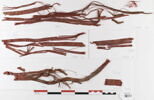 bande décorative d'habillement ; fragments, image 1/2