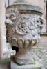 Vase à panse godronnée, orné d'un rinceau, de deux mufles de lion et de deux masques de satyre, image 4/6