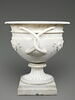 Vase orné de masques bacchiques et tragiques alternés de thyrses, image 4/4