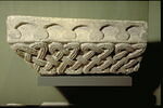 Fragment de tailloir à décor d'entrelacs, image 3/3