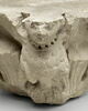 Fragment de chapiteau décoré de feuillages et de quatre figures de harpies, image 3/12