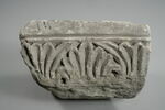 Fragment de tailloir décoré de palmettes, image 1/5