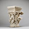 Chapiteau décoré de feuilles de houx, image 4/11