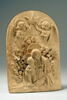 La Vierge et l'Enfant sur un fond de feuillage, couronné par deux anges, image 3/8