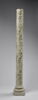 Colonne décorée de feuillage, de rinceaux habités et de galons perlés, image 16/23