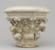 Chapiteau heptagonal décoré de feuillage, d'animaux fantastiques et d'une sirène tenant un miroir, image 4/16