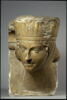 Tête de femme en saillie sur une moulure, image 1/4