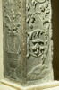 Fragment de pilastre décoré sur trois faces ornées de vase de fleurs à deux anses et de feuillages, image 3/4