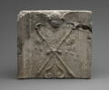 Fragment de pilastre décoré sur trois faces, image 1/4