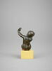 Statuette : Enfant assis, image 2/2