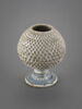 Vase en forme de pomme de pin, image 2/3
