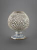 Vase en forme de pomme de pin, image 3/3