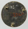 Plaquette : Un homme casqué s’avance vers un homme endormi, image 2/2