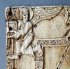Plaque de reliure : le Christ dans le tétramorphe, entre les saints Pierre et Paul (Traditio Legis)., image 4/8