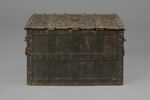 Coffre de fer à décor de feuillages, image 3/7