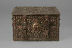 Coffre de fer à décor de feuillages, image 1/7