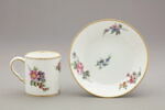 Tasse litron et soucoupe, d'un ensemble de cinq (TH 1322 à 1326), image 1/6