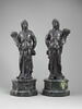 Statuette : femme debout tenant une corne d'abondance, image 3/3