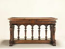 Table à éventail à décor de chimères, image 3/12