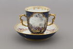 Tasse à deux anses et soucoupe, d'un service (OA 8074-8090), image 1/6