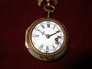 Montre ronde assortie d'une châtelaine, image 2/3