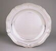 Grand plat rond du service du Roi d'Angleterre et de Hanovre George III, d'un ensemble de six (OA 10613 à OA 10618), image 1/3