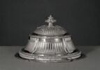 Cloche circulaire, d'un ensemble de quatre (OA 10619 à 10622) du service du roi George III d'Angleterre et de Hanovre, image 1/2